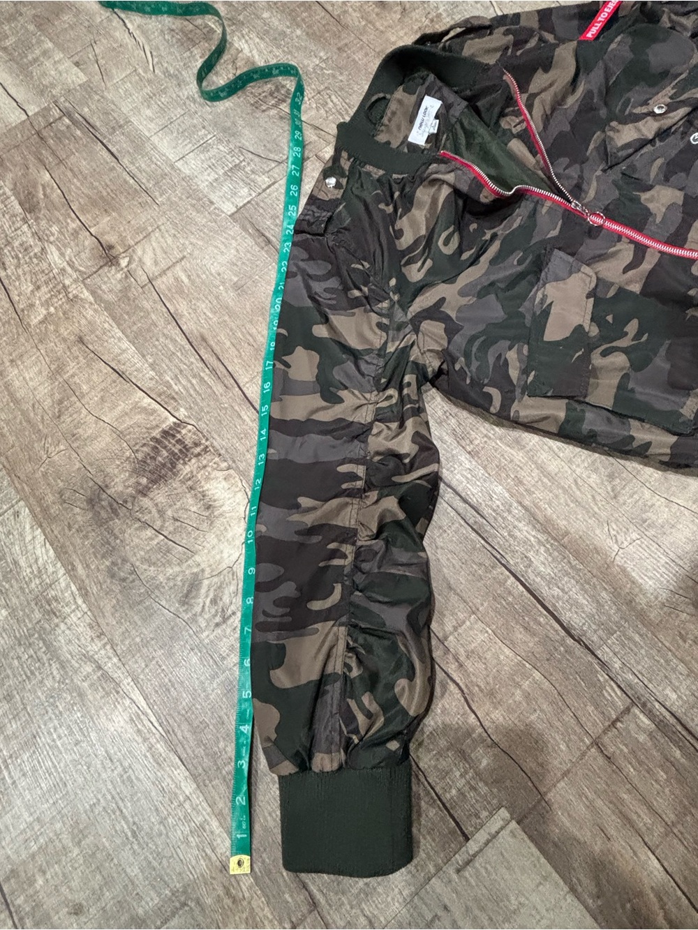 Women’s Green Camo Bomber Jacket with Red Zipper Size Medium - Picture 7 of 12